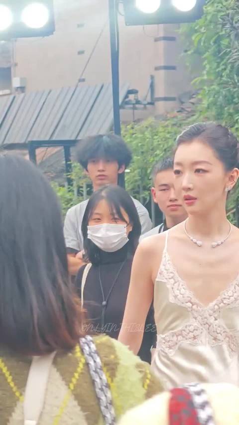 挺好的！周冬雨竟如此美丽 周冬雨属实美得有点超标了