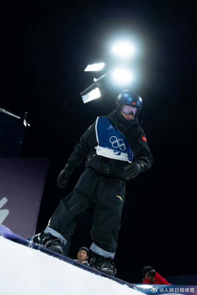 苏翊鸣出战单板滑雪世界杯瑞士站