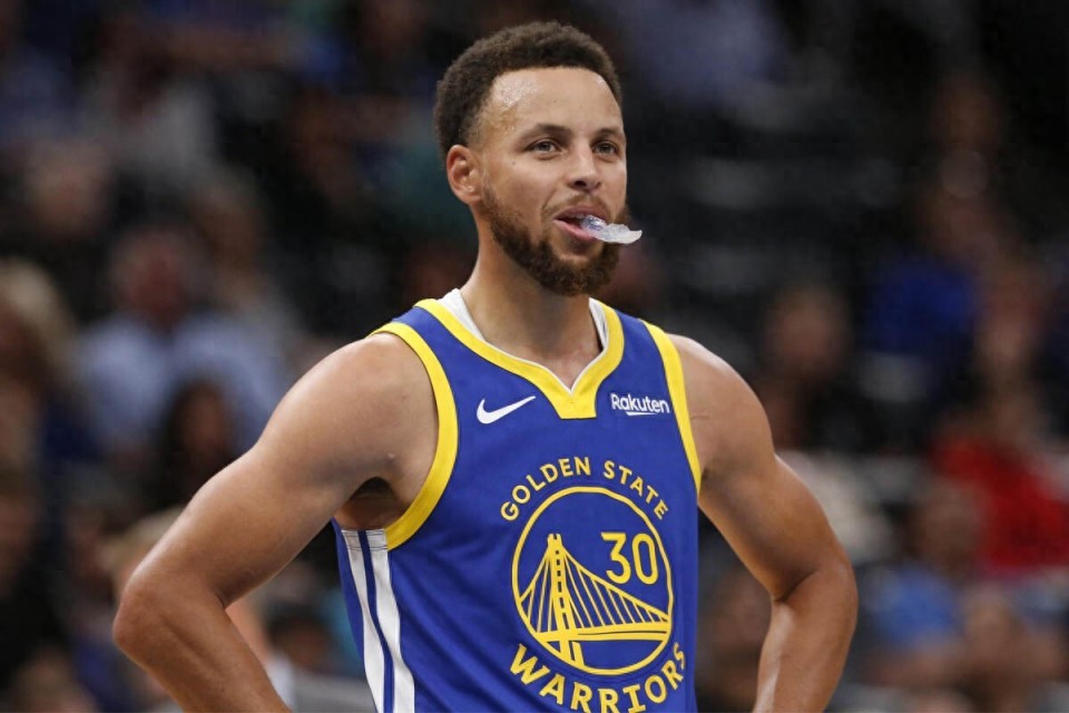 里弗斯：库里扮演着比赛改变者的角色 他比KD和詹姆斯更受欢迎