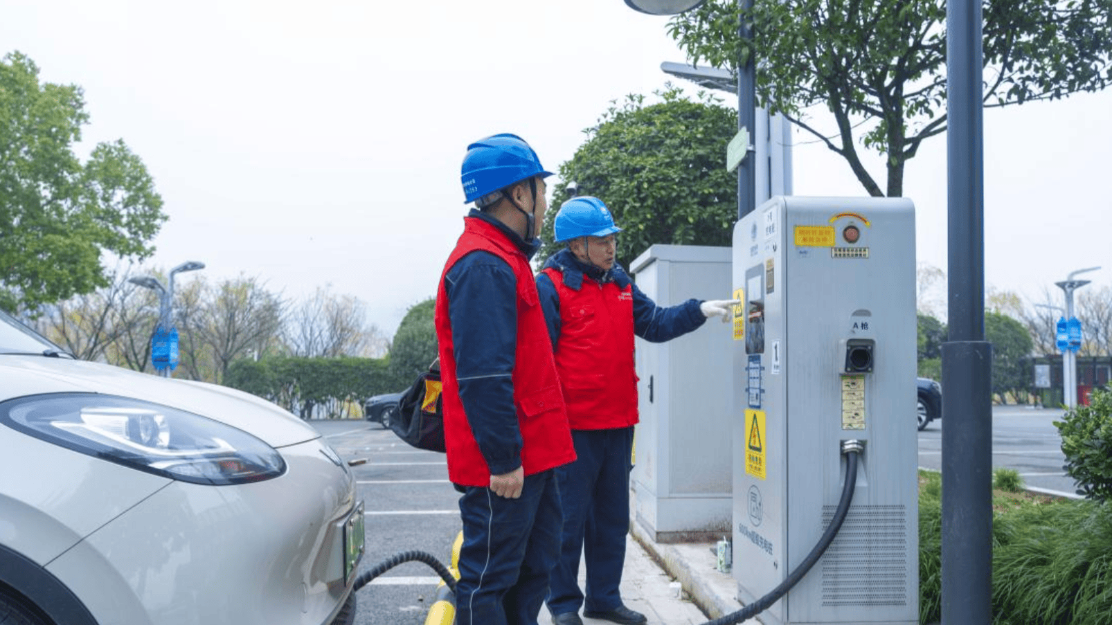 建设“超充之城”重庆超充站已超2050座