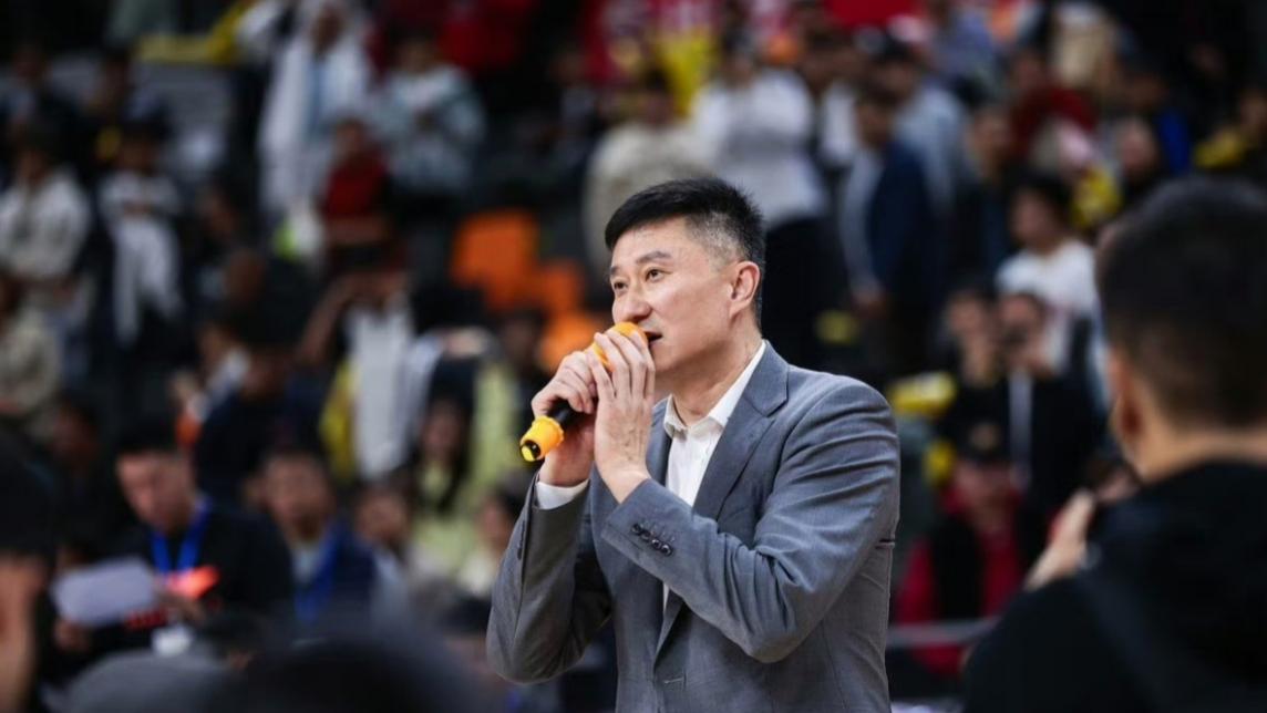 广东男篮为什么总是半场开香槟?是因为杜锋吗?周琦曾一针见血!