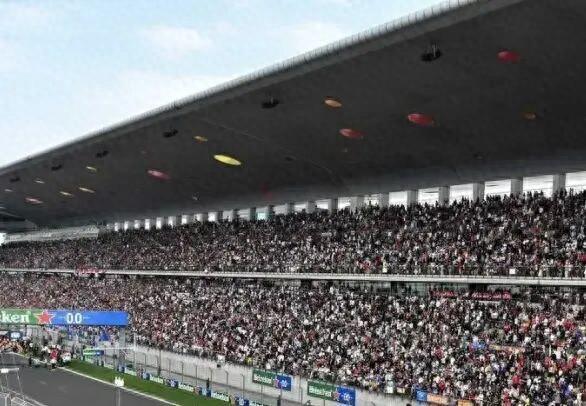 F1成为车企营销场：赛道越热闹，行业越焦虑