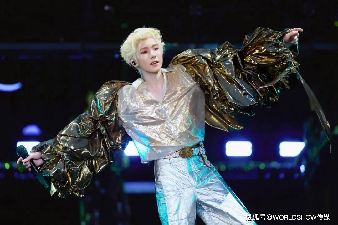 王源 2025「宇宙超级无敌大狂欢」巡演广州站:科技与音乐的完美融合!