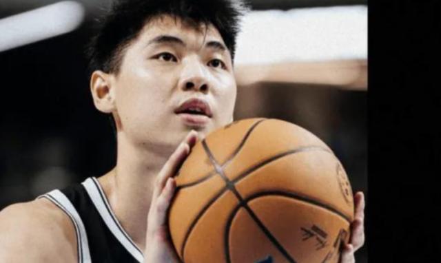 广东本赛季四遭绝杀，崔永熙两度成为背景板