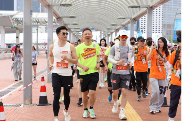 黄晓明：跑步对我而言是情绪发泄机器