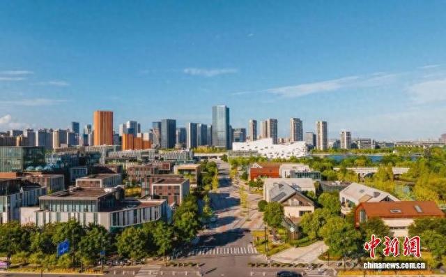 汇聚服装“智造”企业的杭州临平艺尚小镇。临平区委宣传部供图