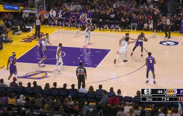 父子助攻创造历史！詹姆斯兴奋转发助攻布朗尼瞬间