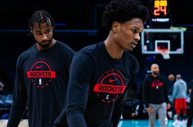 火箭队2将被弃用，签锋线新援败笔 伊森16+7复苏 改变打法仍被信任