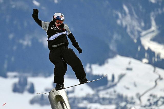 国际雪联单板滑雪坡面障碍技巧世界杯瑞士莱克斯站落幕 苏翊鸣摘得铜牌