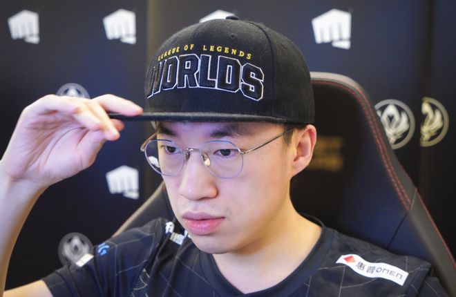 Faker痛击演员，T1却受影响，LPL大咖抱团回国服，韩服体验变差