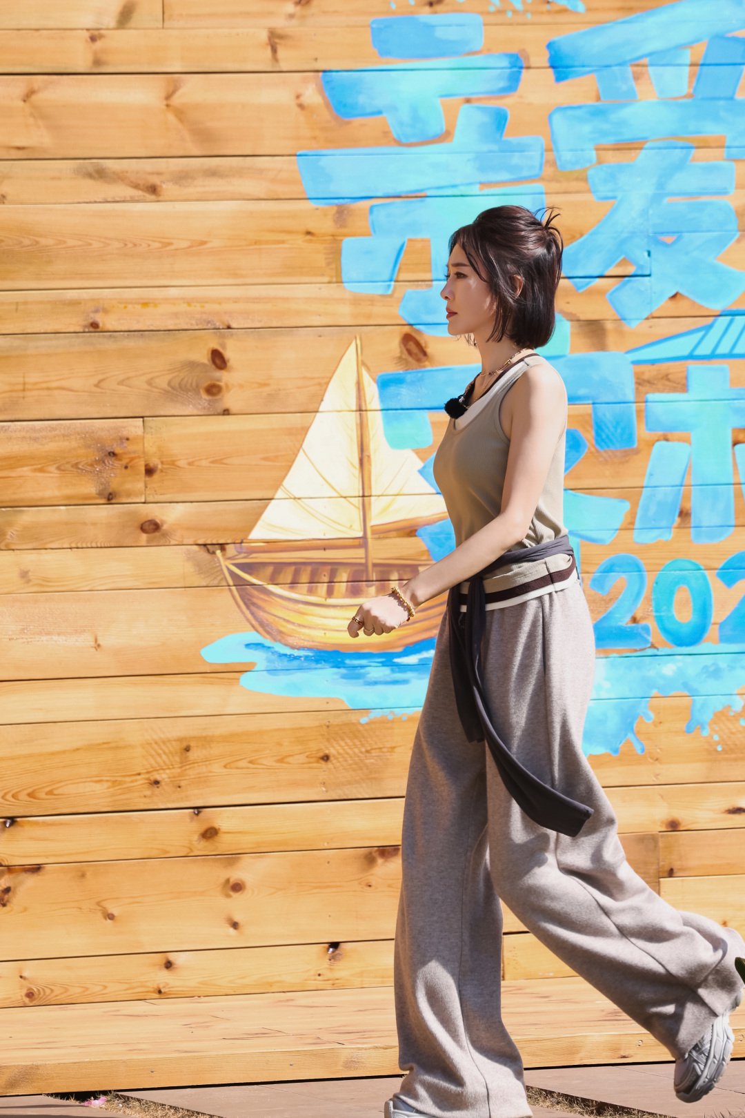 《亲爱的·客栈2026》上新，众人于火锅局畅聊人生困惑