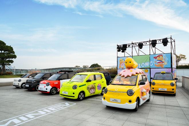 42800元起的第五代宏光MINIEV，用四门长续航把代步车内卷成红海