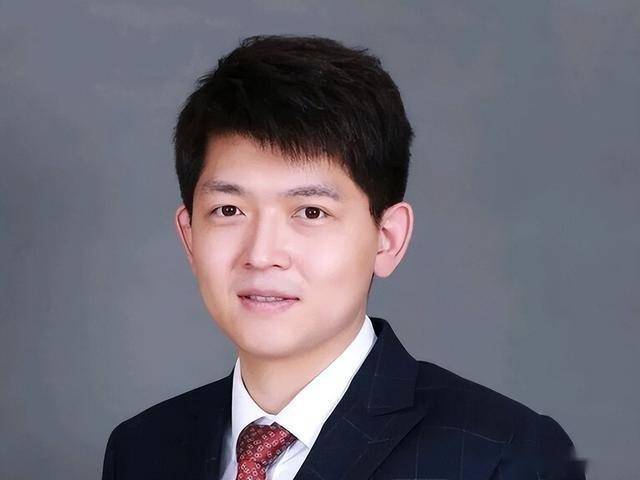 突发！华为AI核心人物离职！王云鹤朋友圈官宣，盘古大模型迎变局