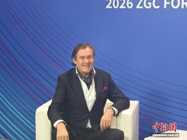 3月28日，瑞士工程院院长贝努瓦·杜比在2026中关村论坛年会接受记者采访。 中新社记者 苏婧欣 摄