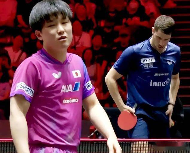 张本智和快哭了！爆冷输球呆若木鸡，被樊振东联赛队友逆转出局