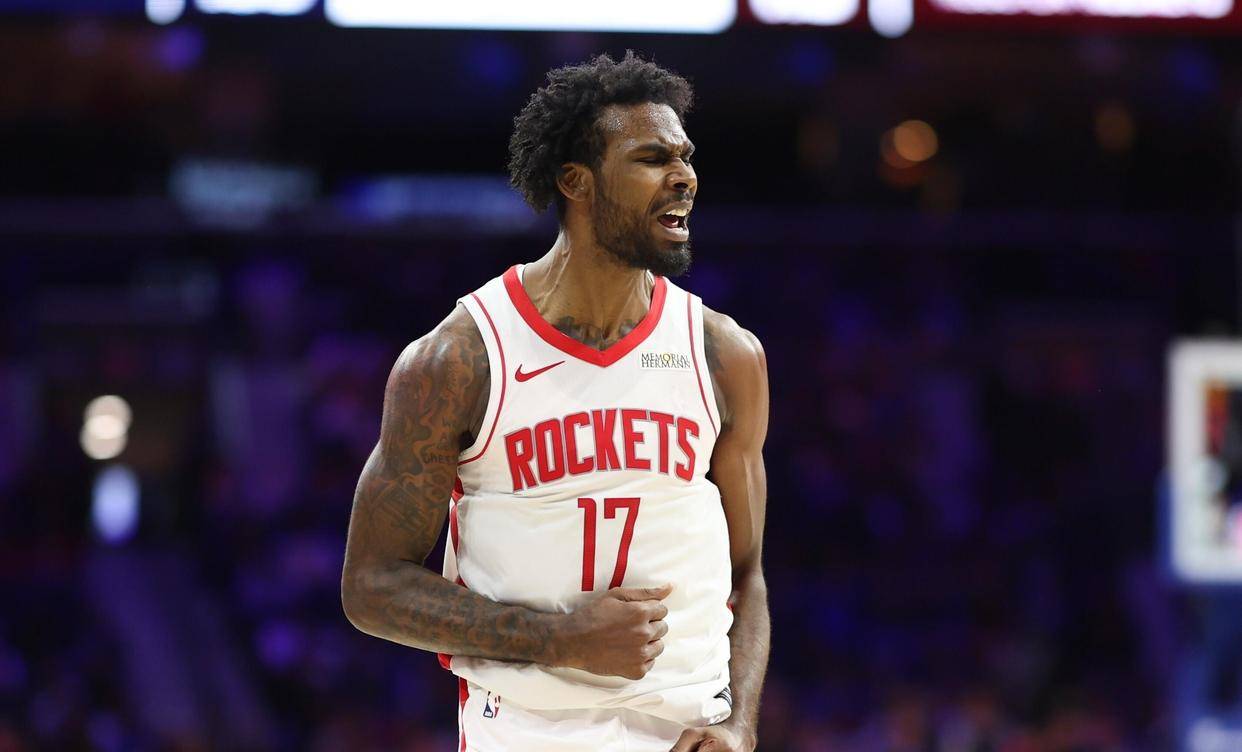 火箭战胜灰熊赛后！乌度卡称赞申京，剖析逆转原因，五锋阵初试牛刀