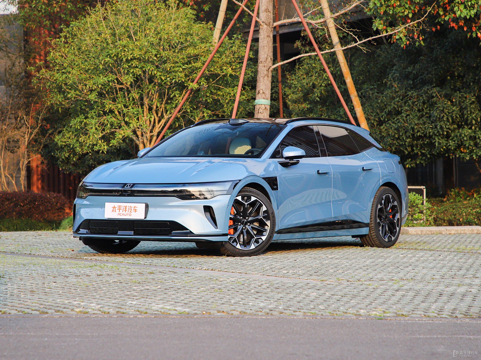 现款极氪007GT已售罄 焕新007GT即将上市 900V平台/纯电续航880km