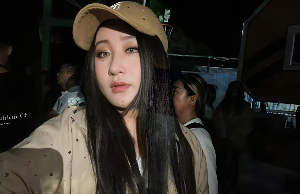 锤娜丽莎瘦 30 斤逆袭:为健康而非审美,羽毛球 + 真爱成底气