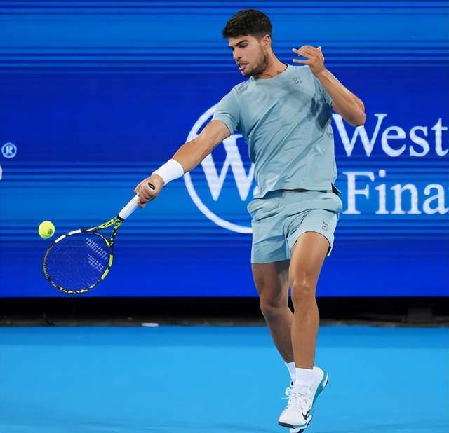 阿尔卡拉兹残暴横扫兹维列夫杀入决赛！将与辛纳上演巅峰大战