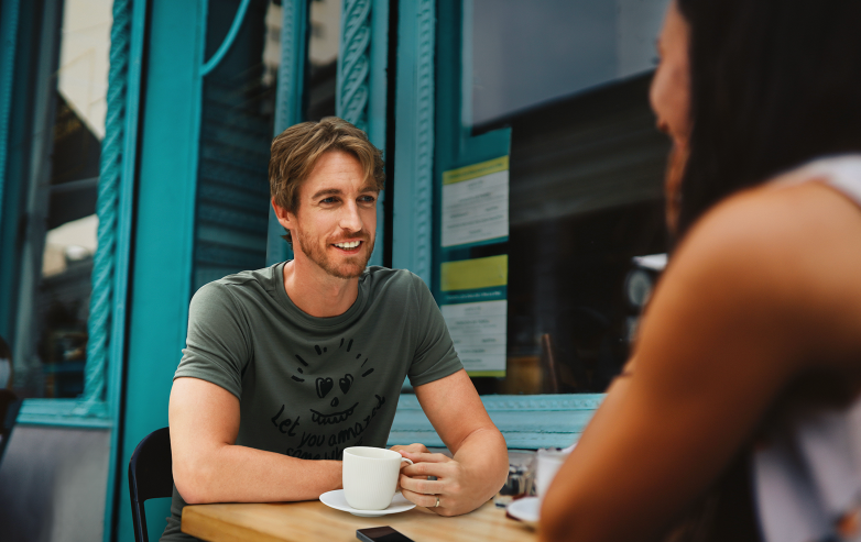 端侧模型颠覆离线翻译时空壶新 T1 让出海旅游“无网也精准”