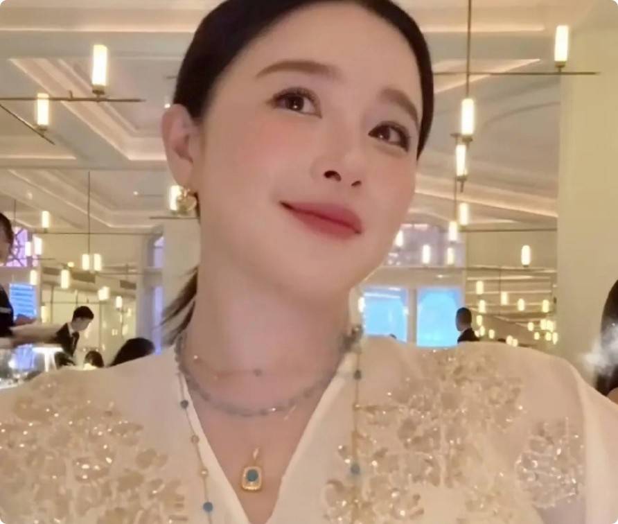 37岁阚清子告诉你,中式审美的“孕妇脸”,从来都不是白幼瘦_变化_保持身材_女明星