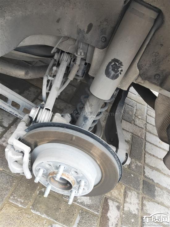 别克君越后羊角异响 万向节异响