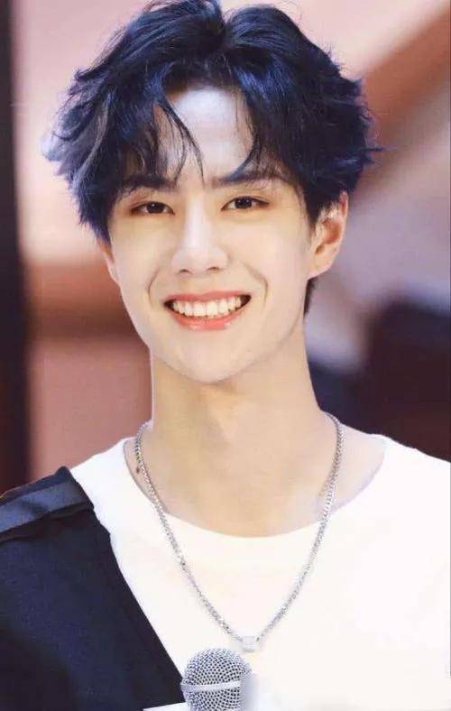 从UNIQ、天天向上到陈情令，你是从什么时候起粉上王一博的？