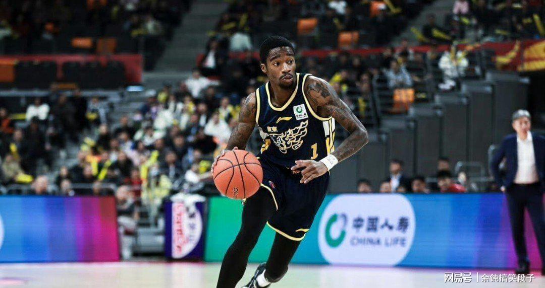 广东男篮上半场拉胯下半场封神,42分大胜四川