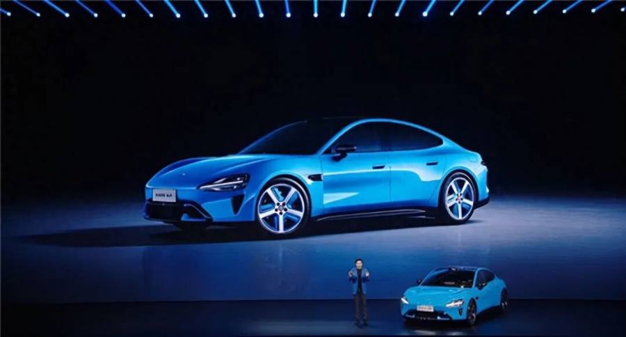 涨4000元，新一代小米SU7起售价21.99万元!舒淇、苏炳添送上“大麦” 正观新闻