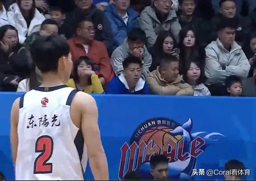 28分大胜！广东送四川17连败，1个好消息1个坏消息，杜锋头都大了