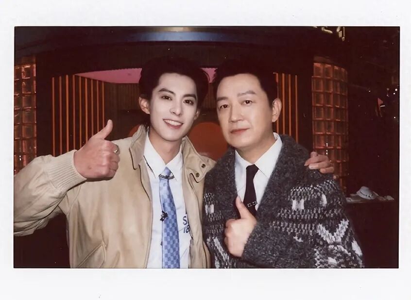 黑夜告白剧组空降Hi6,王鹤棣潘粤明师徒搭档,靠游戏互动让人爆笑整场_新闻