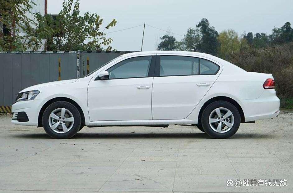 同样价格买低配合资还是配置较好的国产车