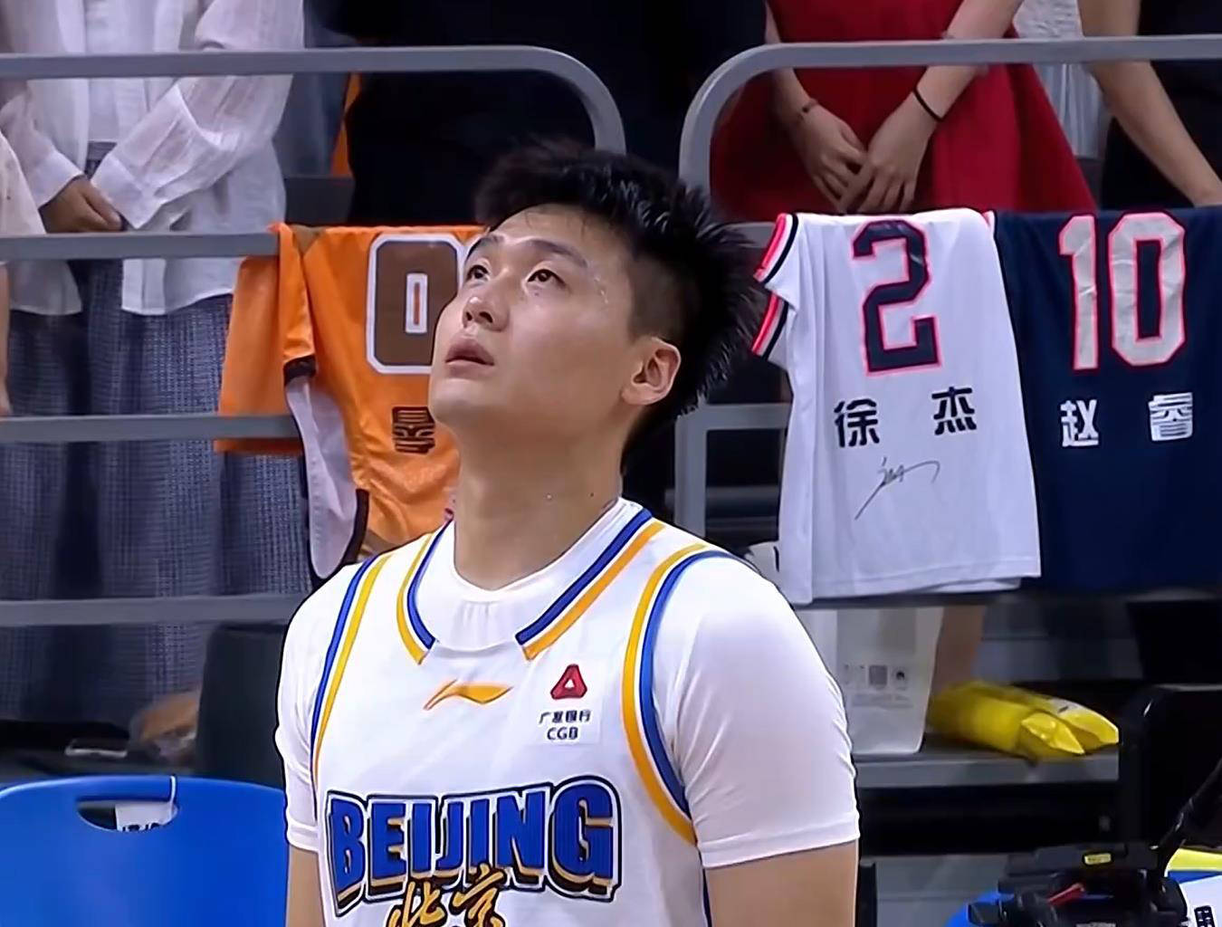 山东输6分！广东被3分绝杀！广厦赢10分，上海大胜16分，排名大变