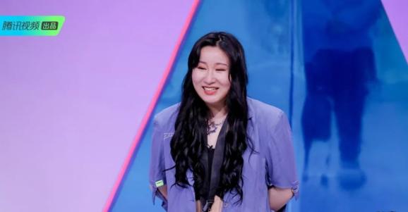 从女团成员到搞笑艺人，这个胖女孩如何乘风破浪？