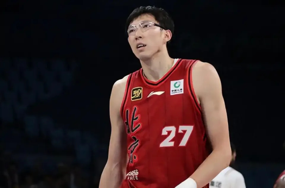 8罚0中+3分9板！周琦亿元合同打水漂，球迷：不明白为何最后时刻没砍你？