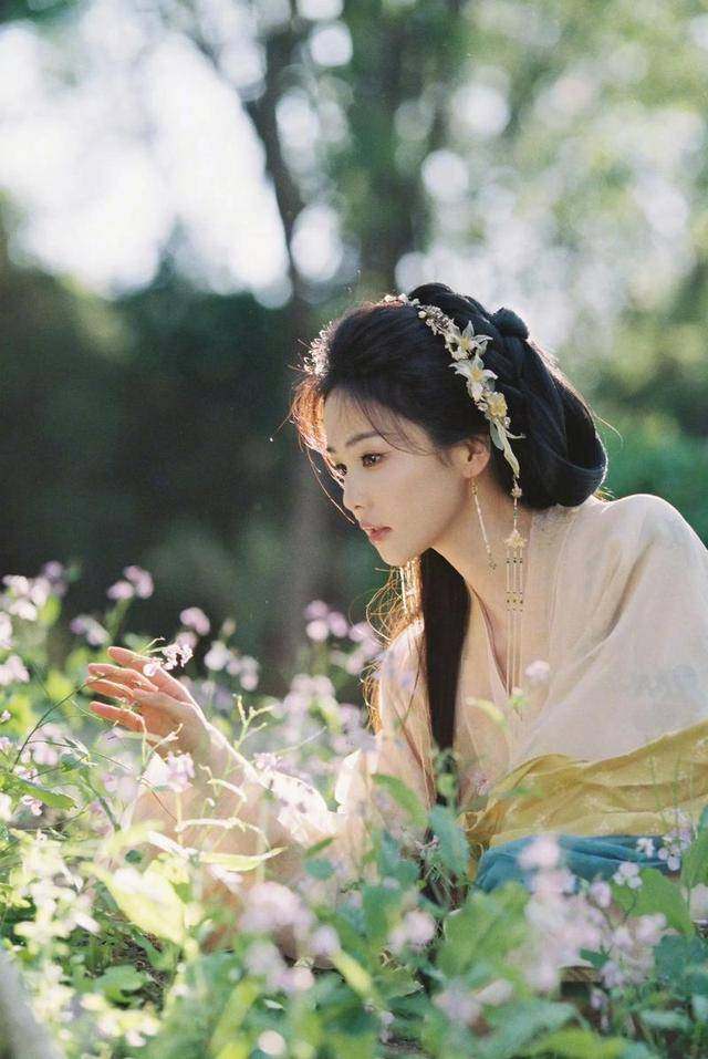 白鹿反向安利天花板，直言“泥滩才是最夯的”，内娱活人实锤