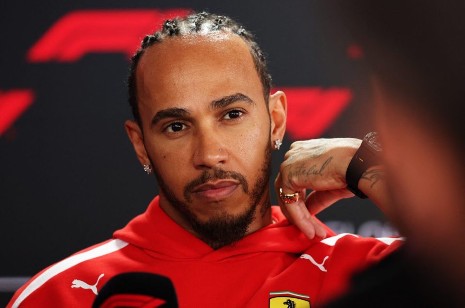 汉密尔顿彻底破防！日本站直接喊话法拉利：这车太慢了，快改改！