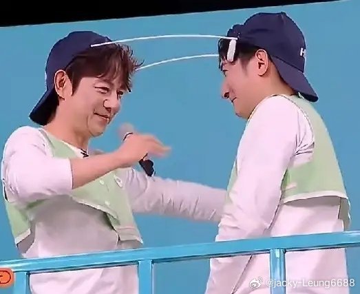 观众对于何炅李维嘉在《你好星期六》重聚的反响和评价如何？