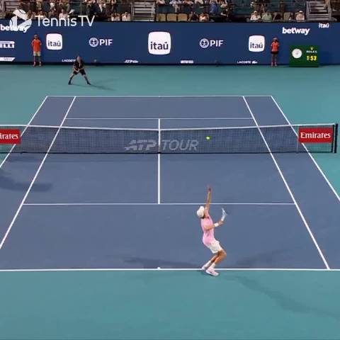 萨巴伦卡辛纳冲击阳光双冠，硬地统治力拉满