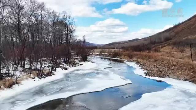 内蒙古阿荣旗彩虹谷冰河消融，刘宇宁歌声伴美景