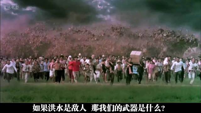 女儿烈士陵园哭祭父亲，一声爸催人泪下