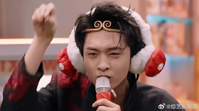 蔡文静模仿鸵鸟，一番操作看懵秦霄贤，鸵鸟长这样？