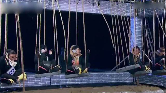 周深选了一个跟所有人都不一样的答案，结果出乎意料，周星星：哈哈哈！