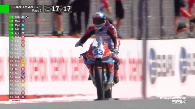 张雪摩托首夺WorldSSP葡萄牙站冠军，车手Valentin Debise领先4秒冲线