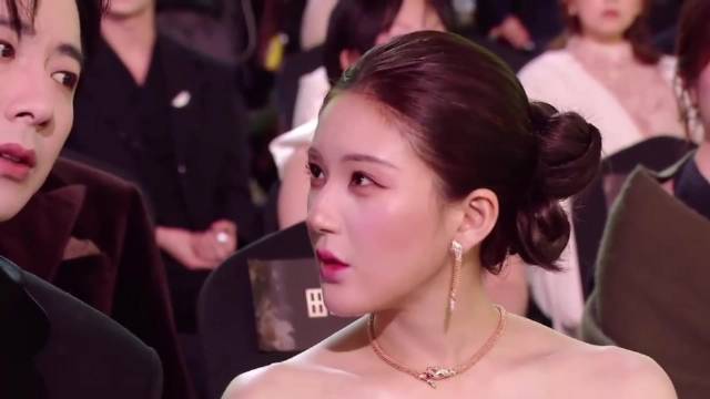 刘宇宁赵露思顶峰相见，内场热聊，梦回《珠帘玉幕》丨星光大赏