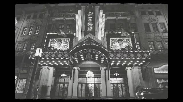 「 期待战哥谍报 」 .