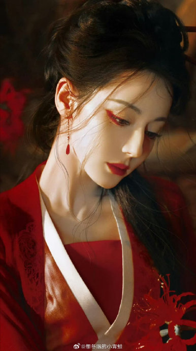 迪丽热巴在《白日提灯》中饰演的鬼王角色有哪些突破和看点？