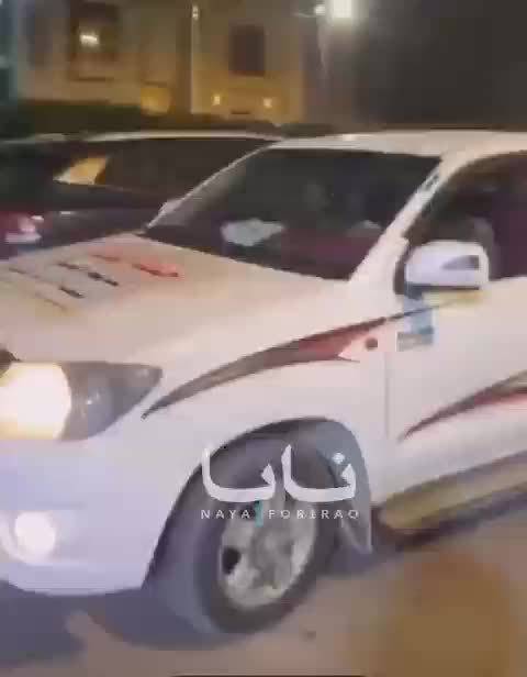 伊拉克车队运送物资支援伊朗民众