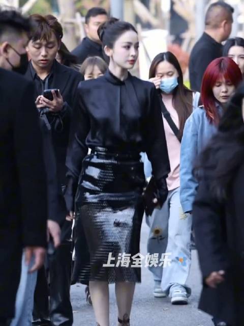 娜扎最新上海活动路透，美神降临