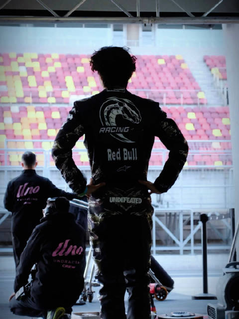 王一博驾驶梅赛德斯AMG GT3 EVO再出征